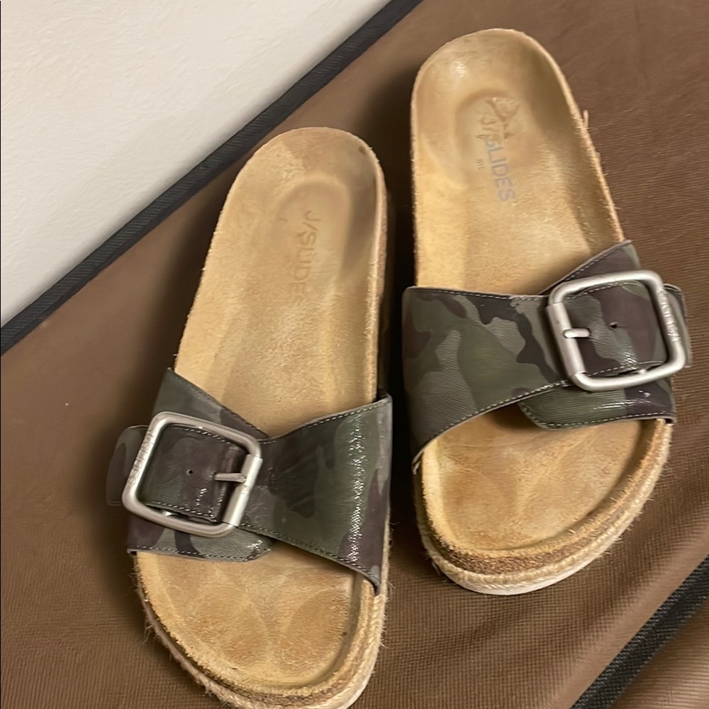 J/sudes Camouflage Slide Sandals with Buckles